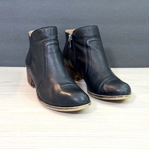 LUCKY ☘️ BRAND BOOTIES size 8